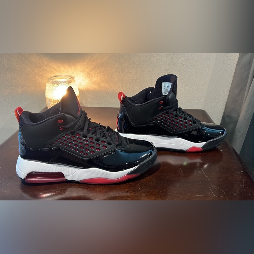 Jordan Maxin 200 Gym Red